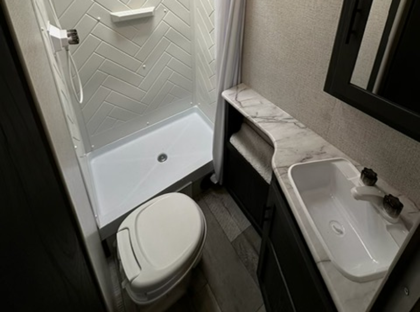 New 2023 Dutchmen RV Aspen Trail 3210BHDS Travel Trailer - Image 13