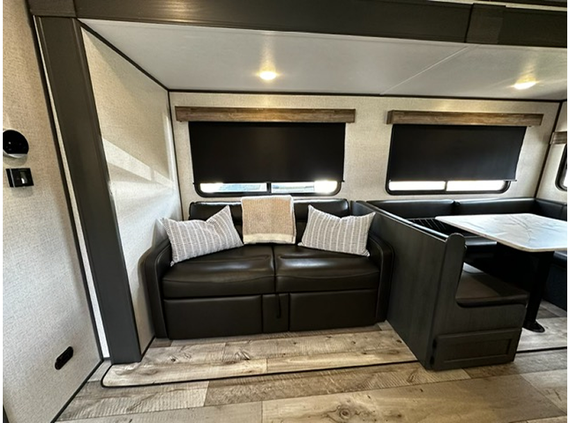 New 2023 Dutchmen RV Aspen Trail 3210BHDS Travel Trailer - Image 12