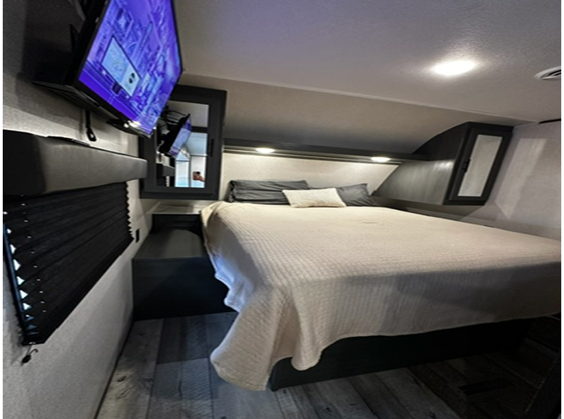 New 2023 Dutchmen RV Aspen Trail 3210BHDS Travel Trailer - Image 10