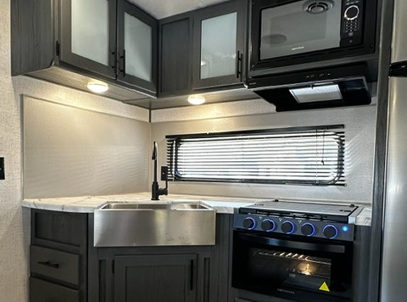 New 2023 Dutchmen RV Aspen Trail 3210BHDS Travel Trailer - Image 4