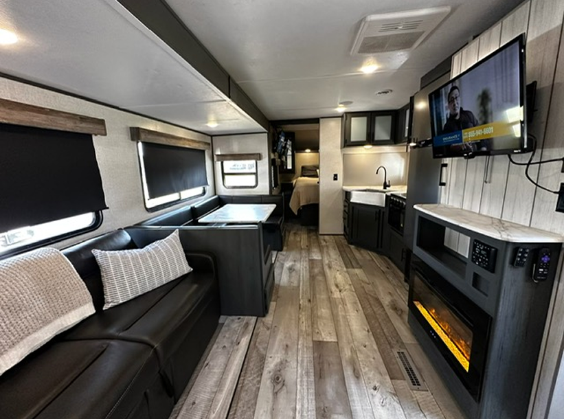 New 2023 Dutchmen RV Aspen Trail 3210BHDS Travel Trailer - Image 8