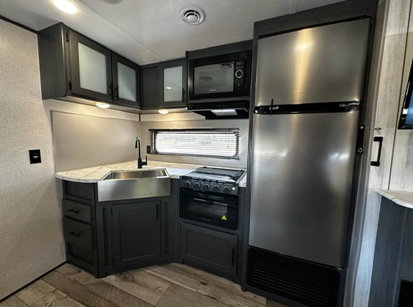 New 2023 Dutchmen RV Aspen Trail 3210BHDS Travel Trailer - Image 3